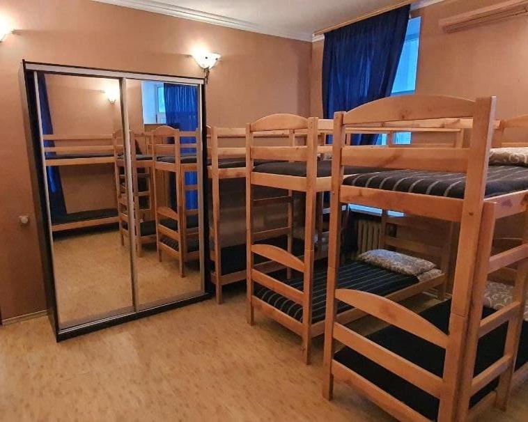 Хостел На Льва Толстого Kiev Buitenkant foto